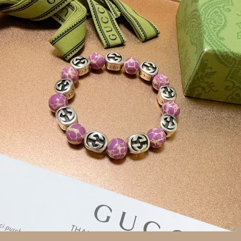 G*u*i bracelets